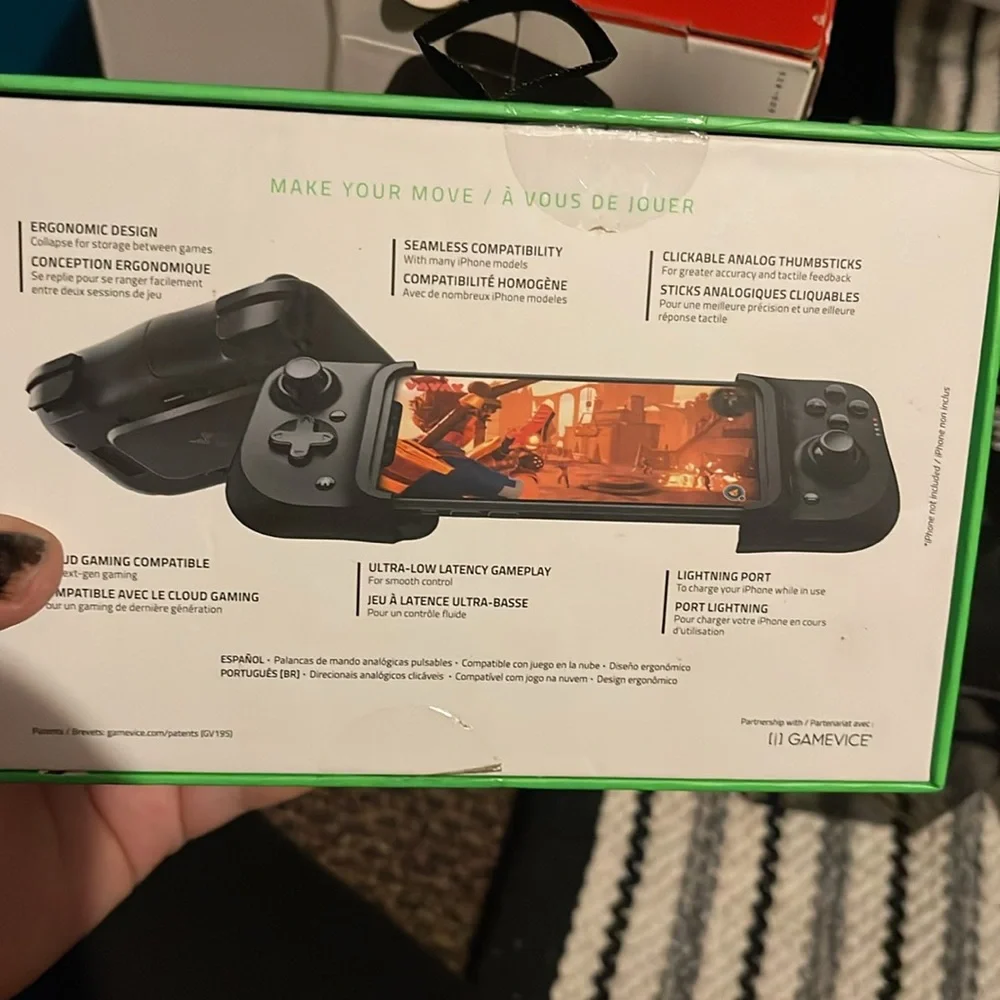 Razer Kishi Universal Gaming Controller for iPhone - Black